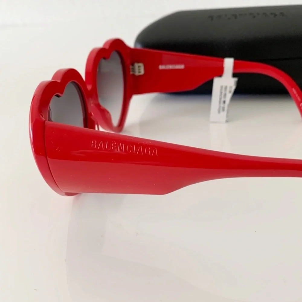 SOLD E Balenciaga Heart Sunglasses, New - Picture 11 of 14